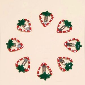 Strawberry 🍓 Set Of 8 Hair Clips
